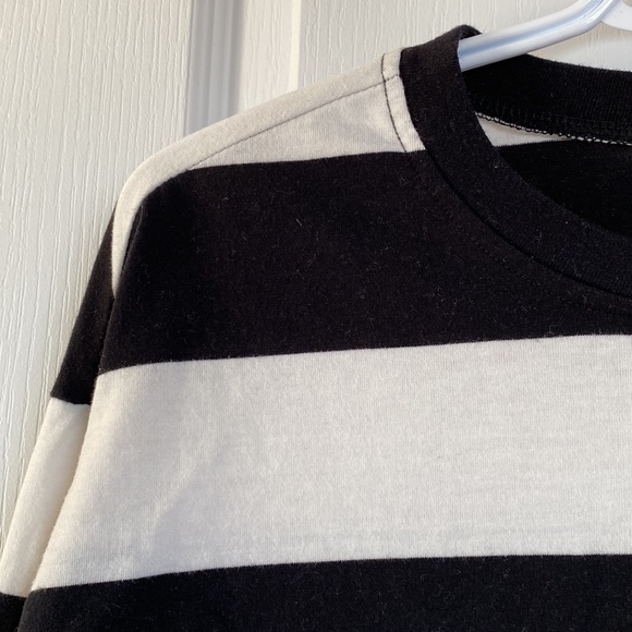 Women’s Forever 21 B&W Striped Shirt - Picture 4 of 4
